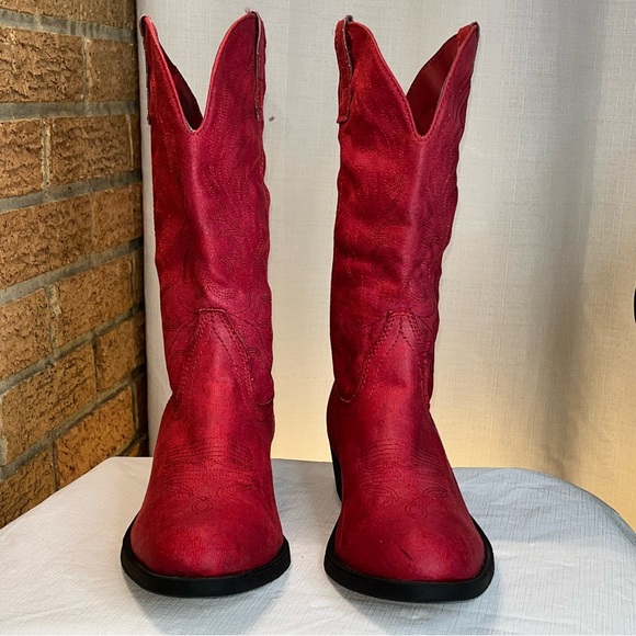 RAMPAGE red western cowgirl boots - 7.5 - Picture 2 of 15